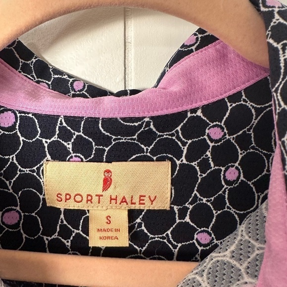 Sport Haley Navy and Lilac Floral Top. Size Small - Picture 10 of 12